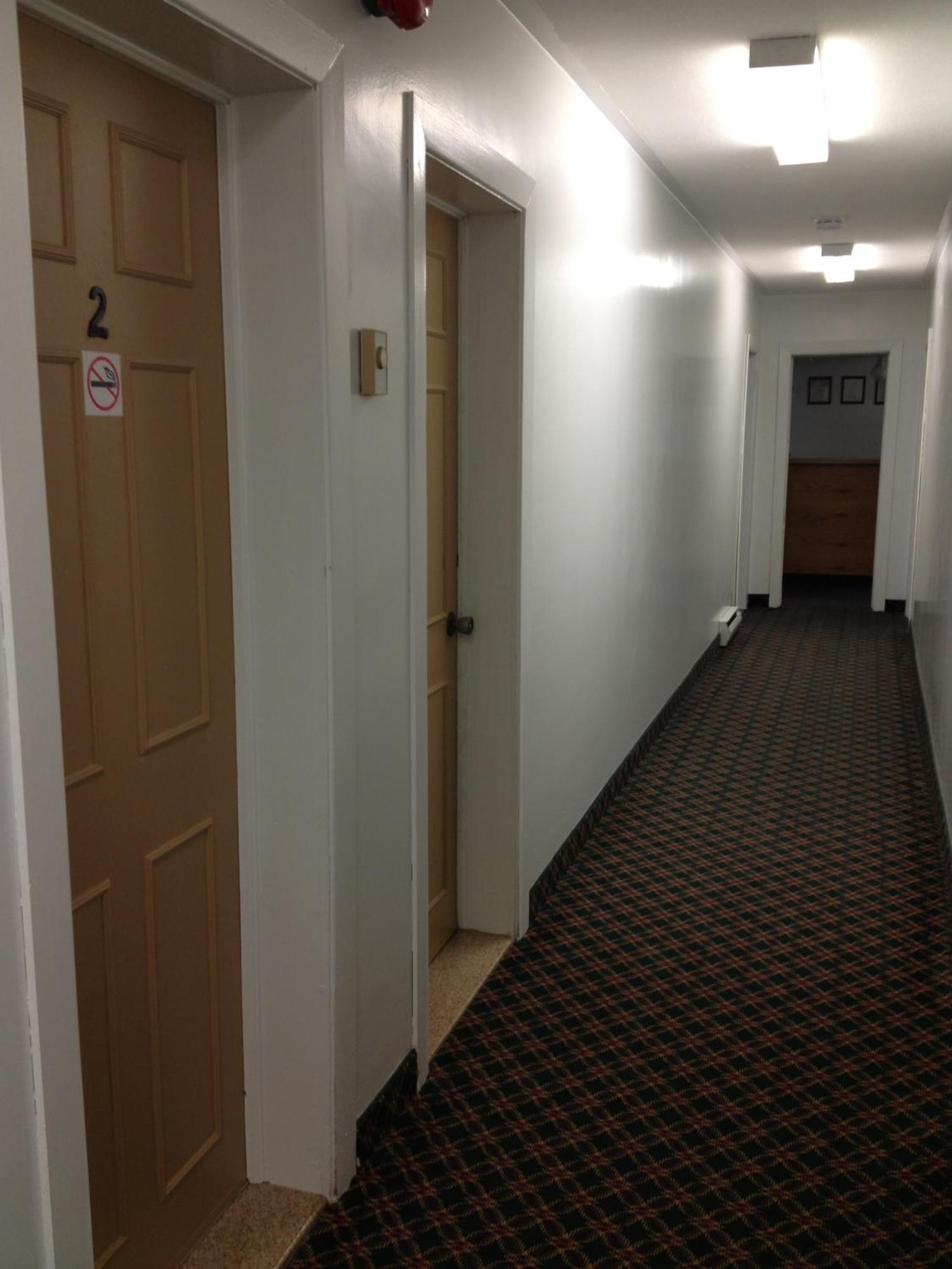 Milestone Motel 2*